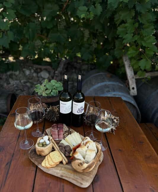 Stari Grad: Private Tuk-Tuk tour with Wine tasting - The Sum Up