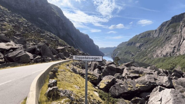 Stavanger: Månafossen Waterfall Hike with Traditional Meal - FAQ