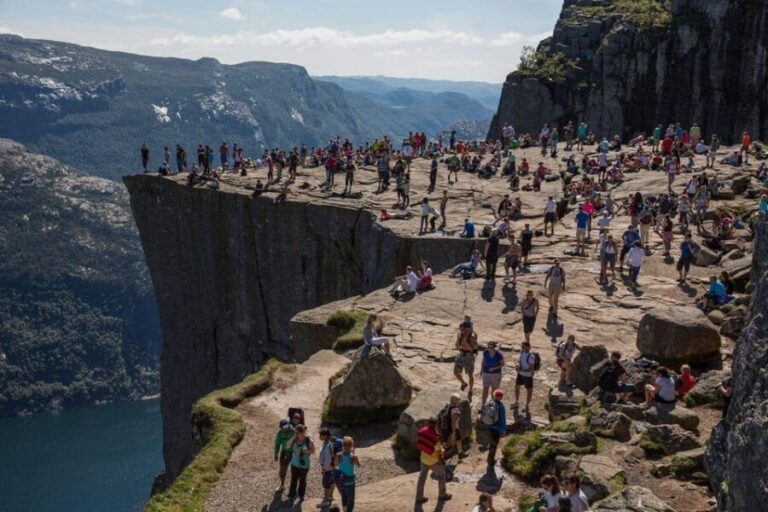 Stavanger: Preikestolen (Pulpit Rock) Hike with Local Guide - The Itinerary Breakdown: What to Expect