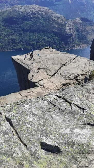 Stavanger: Pulpit rock off the beaten path - The Route: A Rugged, Authentic Hike