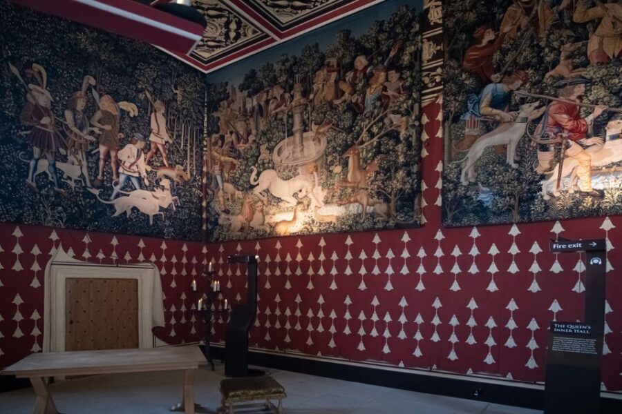 Stirling Castle: Skip-the-Line Guided Tour in Spanish - The Value of the Tour: Price, Guides, and Accessibility
