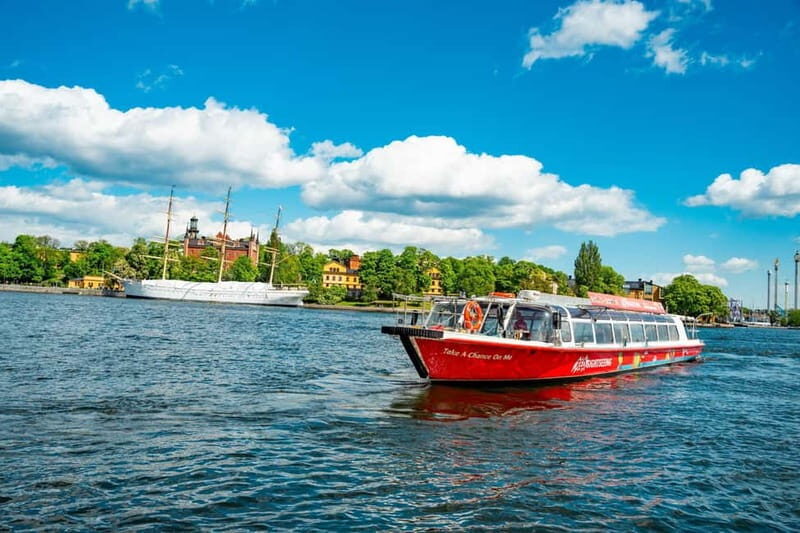 Stockholm: City Cruise with Fresh Pizza - Food and Beverage Experience
