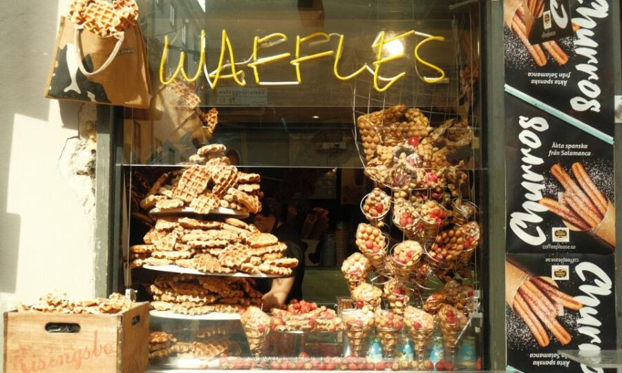 Stockholm: Old Town Self-Guided Tour Learn and solve Puzzles - Who Will Enjoy This Tour?