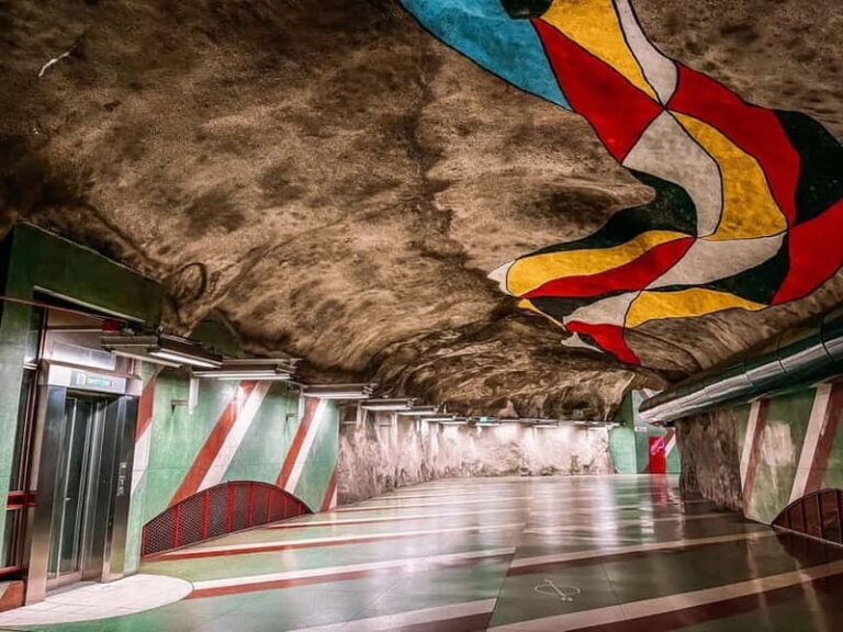 Stockholm: Subway Art Tour - Analyzing the Value