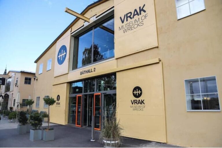 Stockholm: Vasa Museum, Vrak & Canal Live Guided Boat Tour - Practical Elements & Value