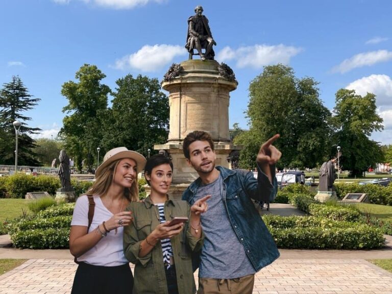 Stratford-upon-Avon: City Walking Tour & Exploration Game - Who Is This Tour Best For?