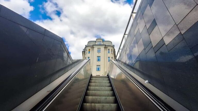 Street photography with your smartphone, tour of Budapest - Authentic Insights from Past Participants