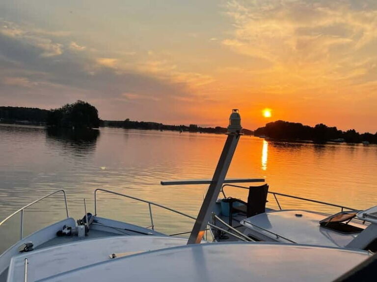 Sundowner, 2-hour sunset boat tour with skipper. - What You Get with the Tour