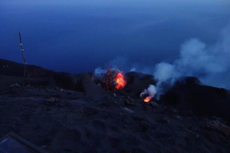 Sunset Trekking on vulcano Stromboli - What Makes This Tour Stand Out?