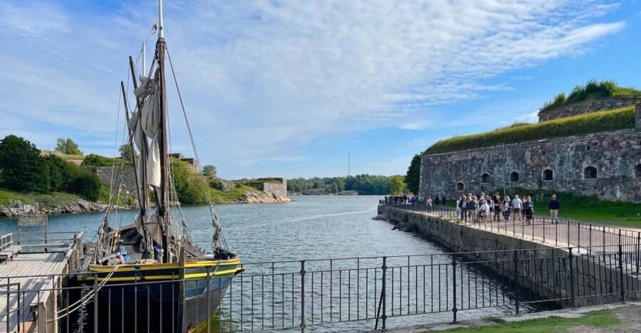 Suomenlinna tour in French with Doro - Who Would Love This Tour?
