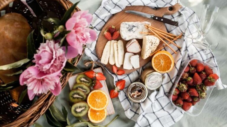 Surprise Proposal Picnic - Paris Proposal Planner - The Experience Breakdown: What You Can Expect