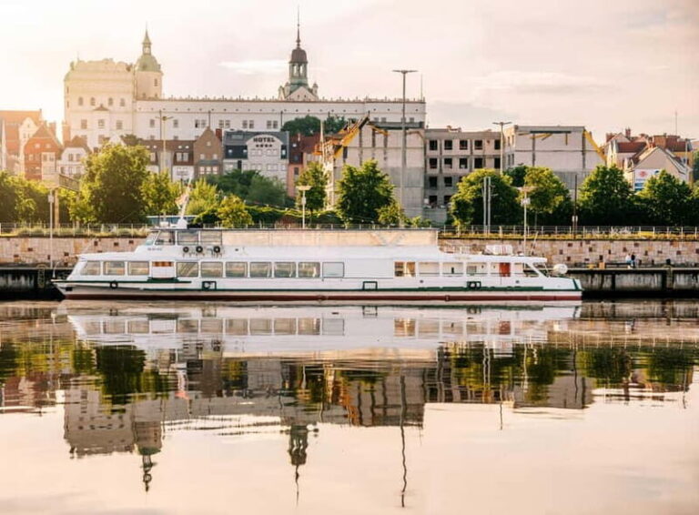 Szczecin: cruise around the port - Who Will Love This Cruise?