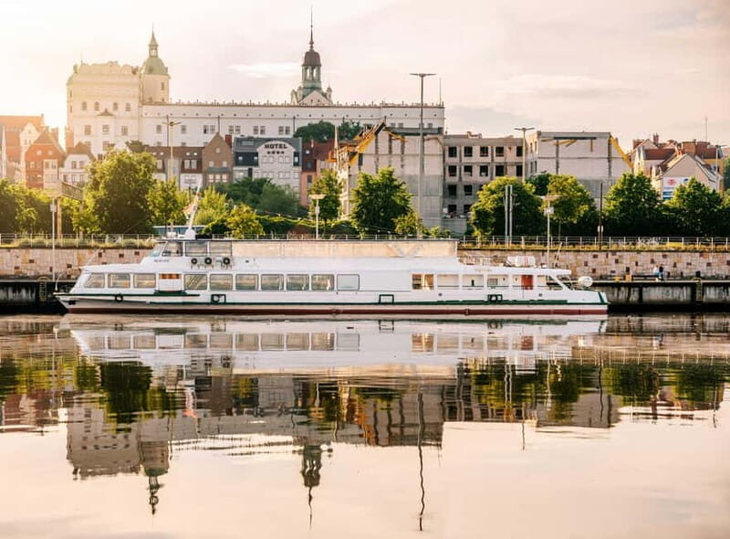 Szczecin: cruise around the port - Who Will Love This Cruise?