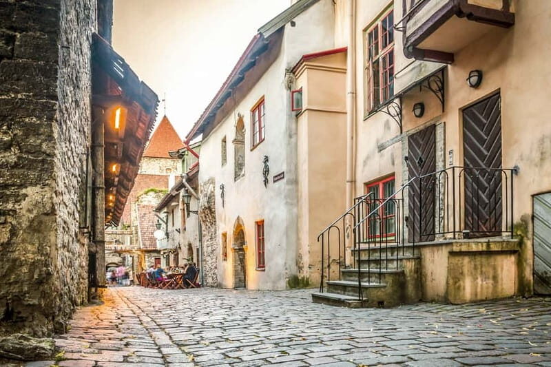 Tallinn: 1.5-Hour Old Town Walking Tour - Toompea Hill & Panoramic Views