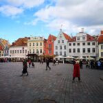 Tallinn Classic: Old Town and Kadriorg District Guided Tour - Kadriorg District: Art, Palaces, and Wooden Villas