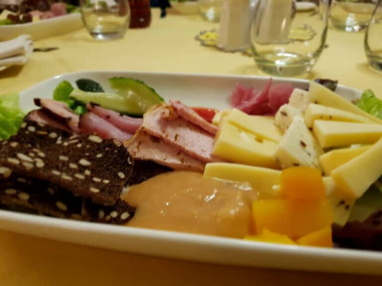 Tallinn: Estonian Food, Drinks and History Tour - Itinerary Breakdown: What to Expect