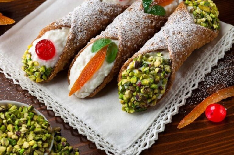 Taormina: Cannoli Making Class - A Detailed Look at the Cannoli Making Class