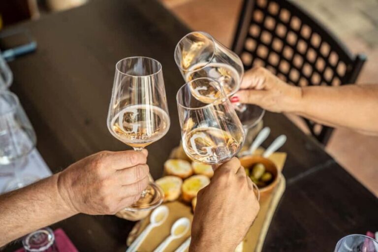 Tasting in the cellar, in Caprino Veronese, Pesina. - Practical Details and Tips