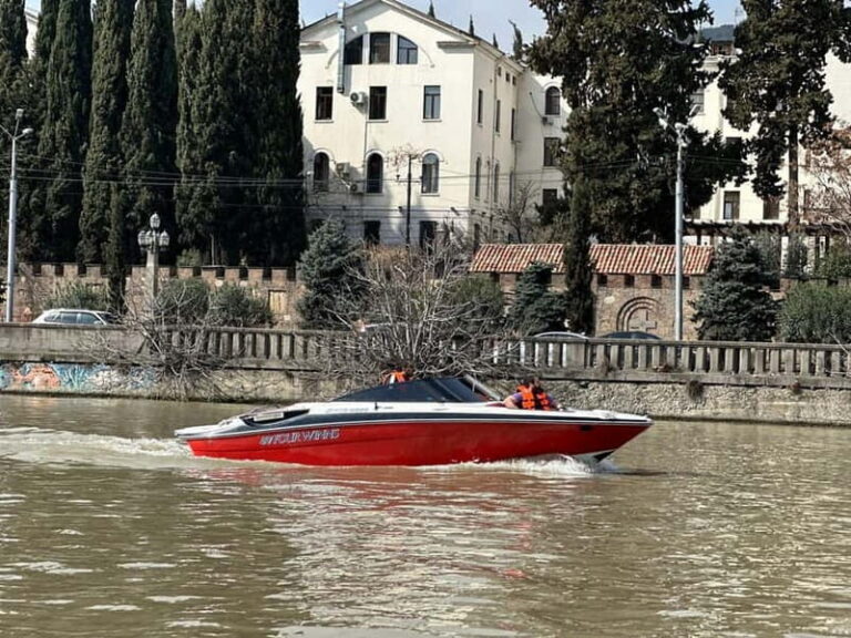 Tbilisi Boat Tour: Private Exciting Boat Trip in Old City - Exploring the Tbilisi Boat Tour in Detail