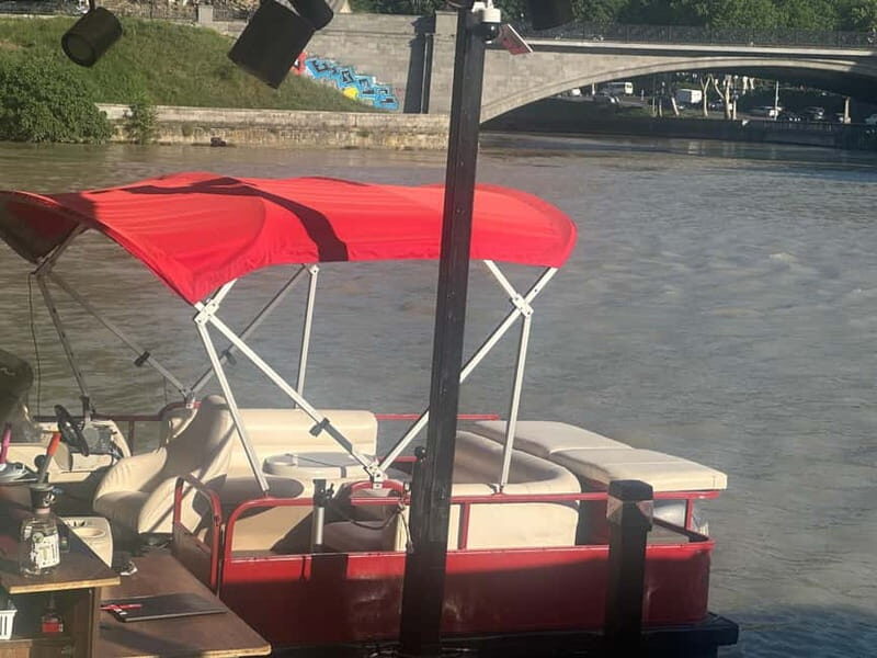 TBILISI: Private, exclusive Boat Ride & with Welcome Drink - The Experience in Detail