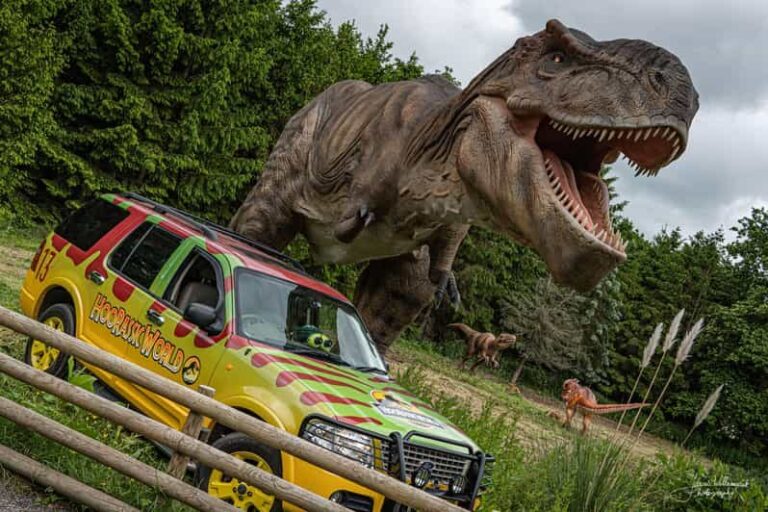 TELFORD: Hoo Zoo and Dinosaur World Entry Ticket - The Animal Encounters and Exhibits