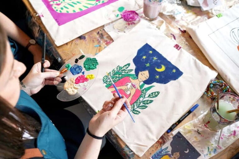 Tenerife: Paint and wine Event - Breakdown of the Experience