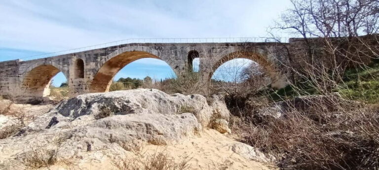 The Luberon: Visit the hilltop villages by electric bike - Practical Tips and Considerations
