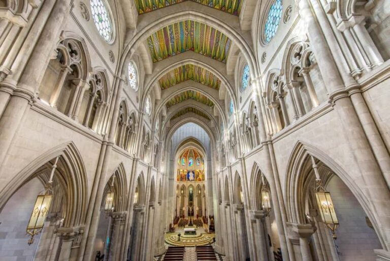 The most complete tour of Madrid: Austrias, Palace, and Cathedral. Local guides. - Analyzing the Value