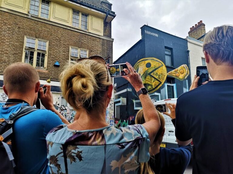 The Original London Street Art Tour (French) - The Experience of Guided Street Art Tours in London