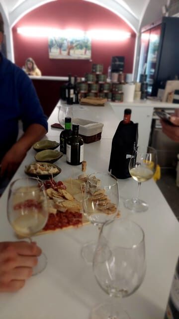 The Roman Tour & Wine tasting. - The Itinerary in Detail: Walking Through History and Culture