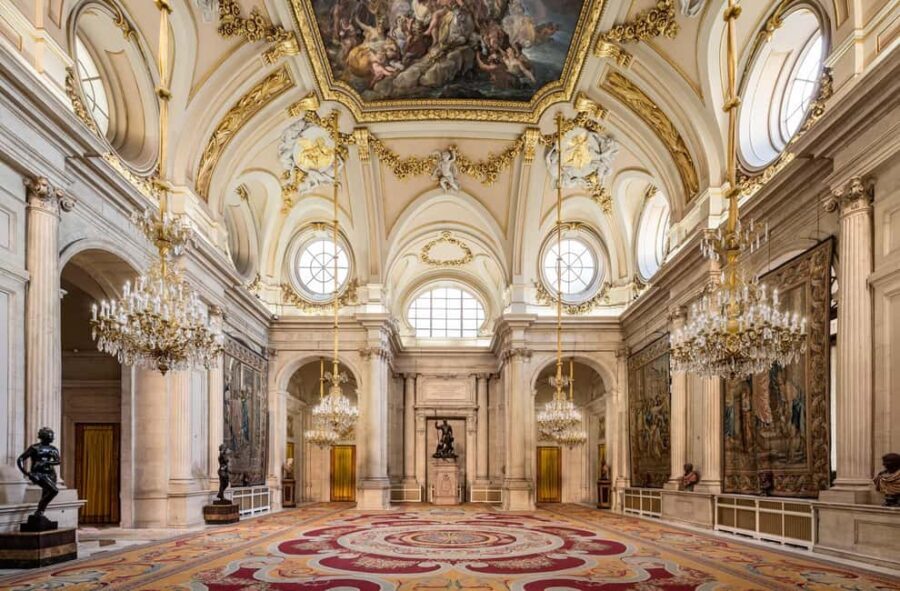 The Royal Palace of Madrid: Small Group Guided Tour - Analyzing the Value
