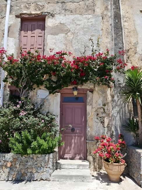 The selective food tour Feel like local from Heraklion - Authentic Crete in Every Bite