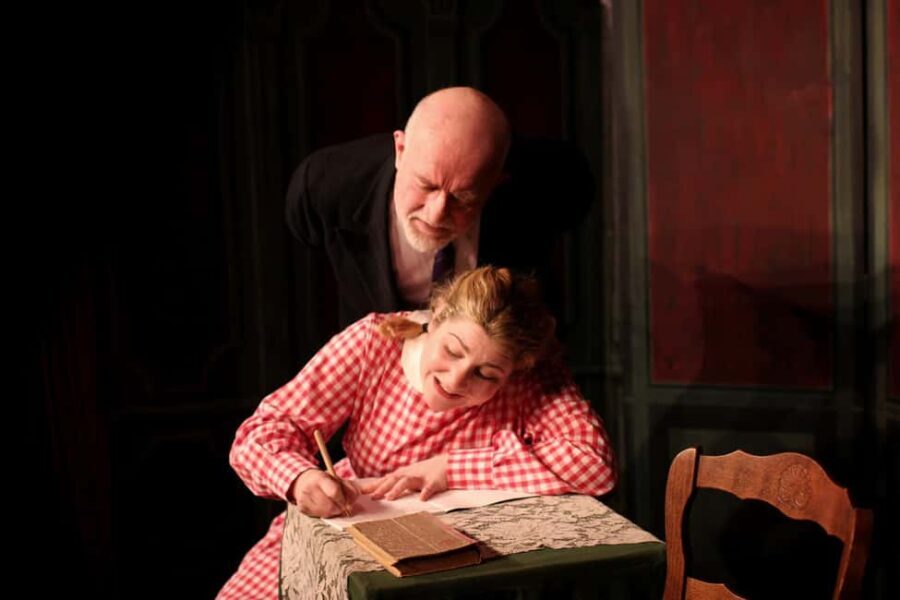 Theatre in Paris: The Lesson (La leçon) - What to Expect: Step-by-Step