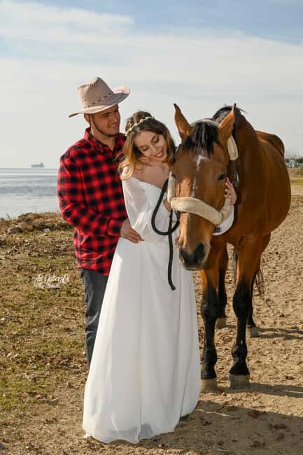 Thessaloniki: Horse Photoshoot in a natural landscape - What’s Included and What’s Not