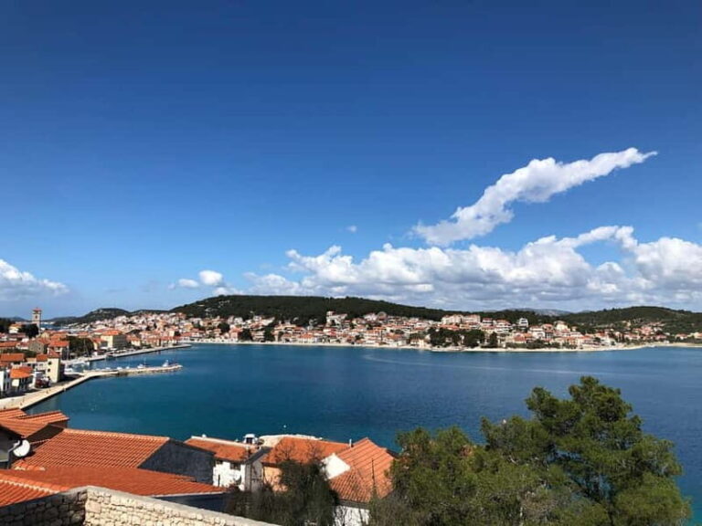 Tisno: Tour of the town with churches and palaces - Who Will Love This Tour?