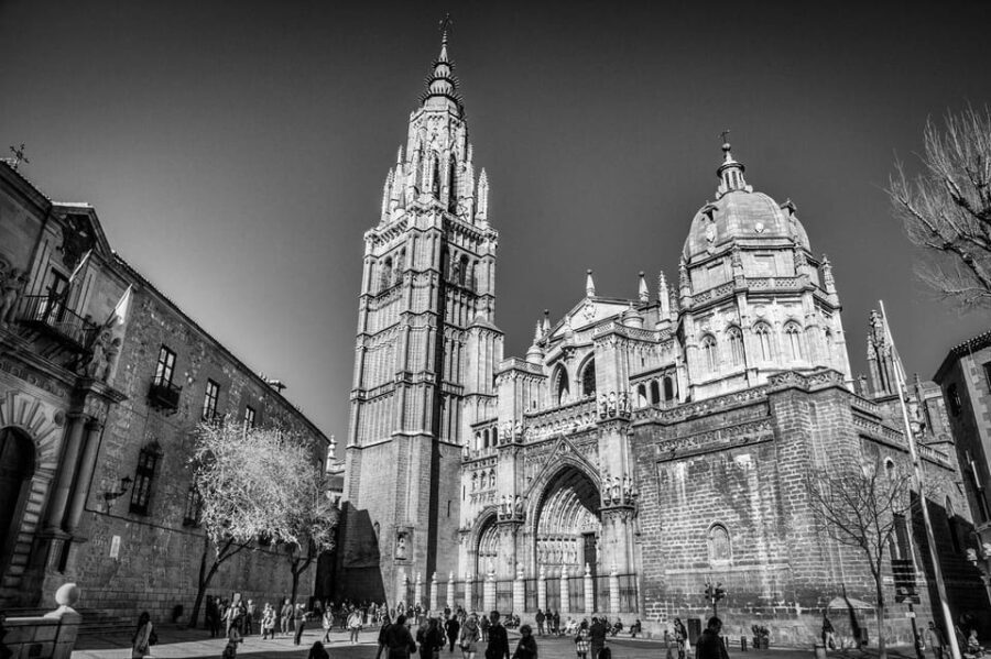 Toledo Cathedral Guided Tour in Spanish - Who Should Consider This Tour?