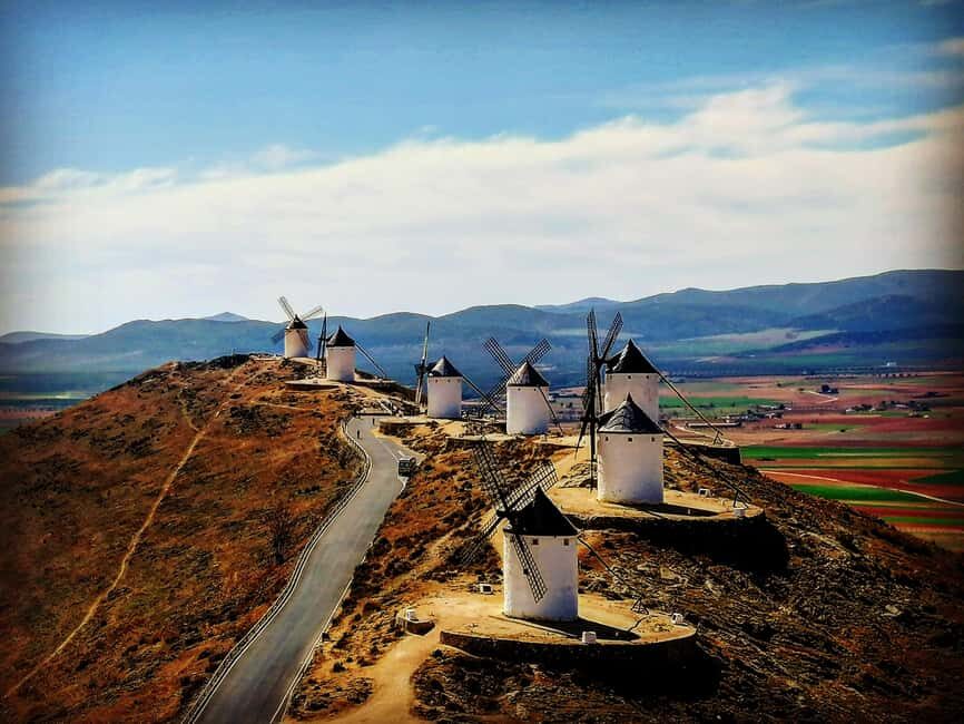 Toledo: Toledo & La Mancha Wine Tour - Windmills and Lunch Included. - Scenic Stop in Toledo and First Impressions
