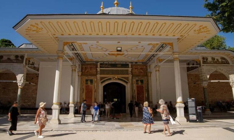 Topkapi Palace & Hagia Sophia Tickets + Audio Guide - Who Is This Tour Best For?