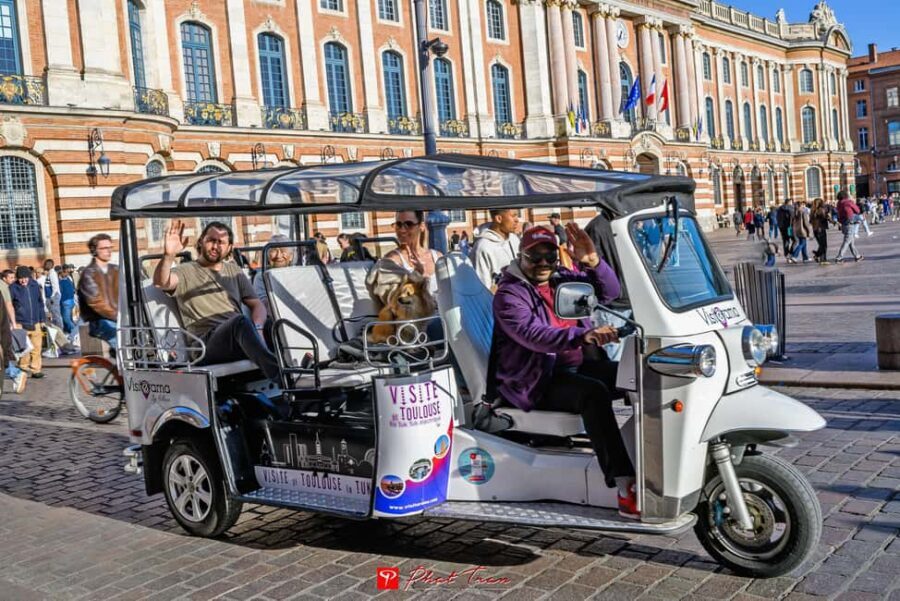 Toulouse: Electric Tuk-Tuk Tour with Photo Stops and Audio - Authenticity & Local Flavor