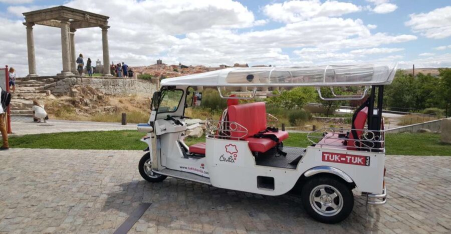 Tour Guiado En Tuk Tuk Recorre Avila De La Forma Mas Comoda - What the Tour Looks Like