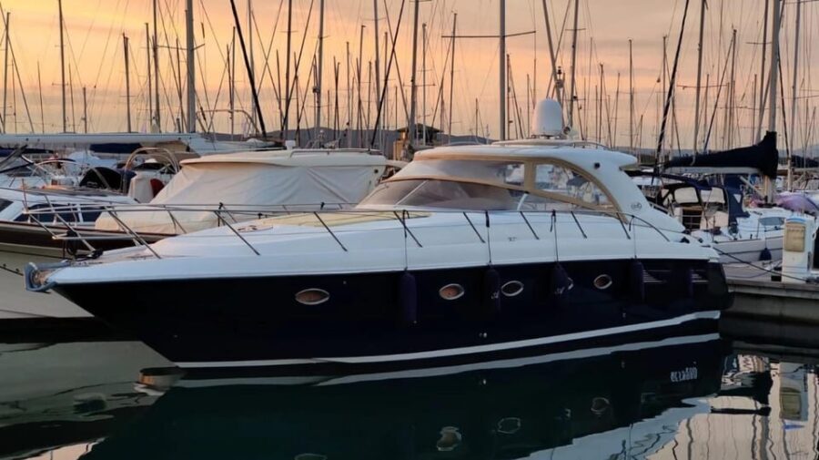 Tour in a boat, Torrevieja - An In-Depth Look at the Torrevieja Boat Experience