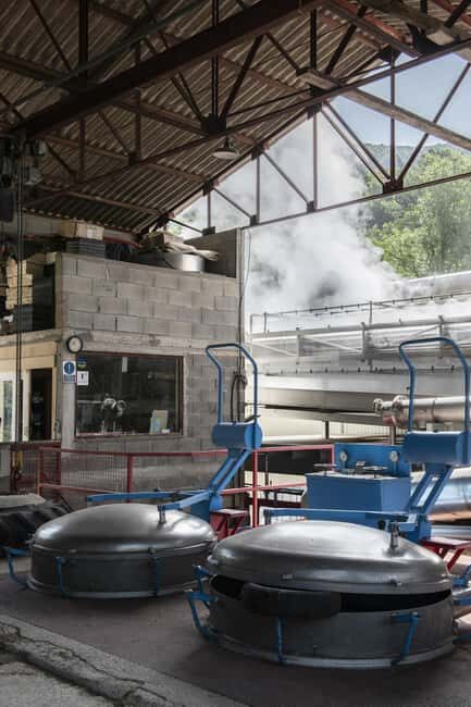 Tour of a family-run lavender essential oil distillery - FAQ