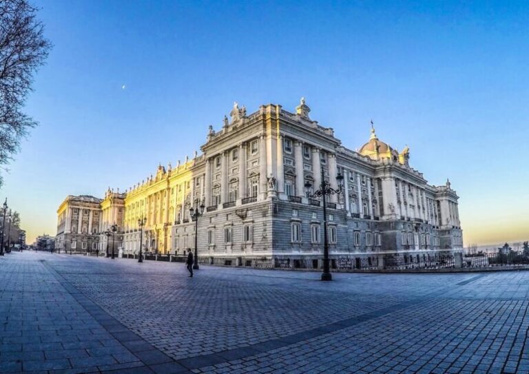 Tour of the historic Royal Palace of Madrid - Starting Point and Meeting Arrangements