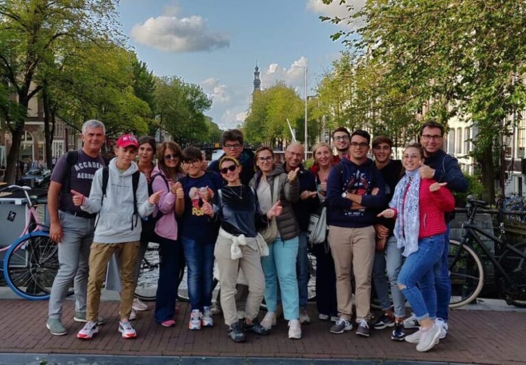 Tour of the historical center of Amsterdam in Italian - Who should consider this tour?