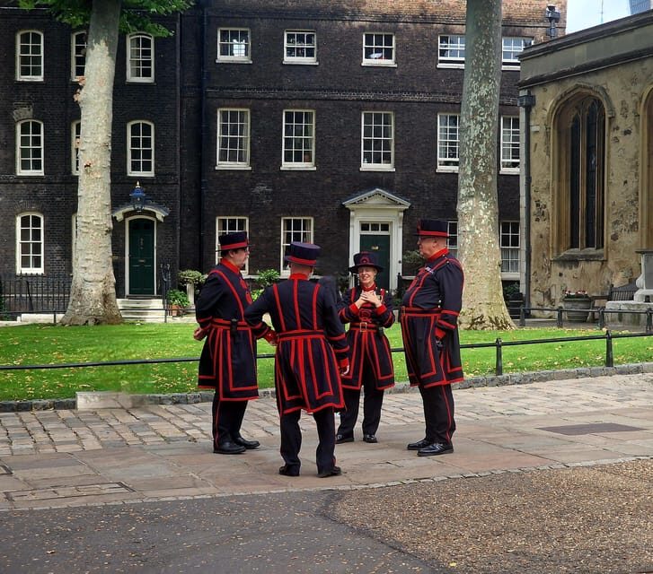 Tower of London Crown Jewels and English Royal History Tour - Who This Tour Is Perfect For