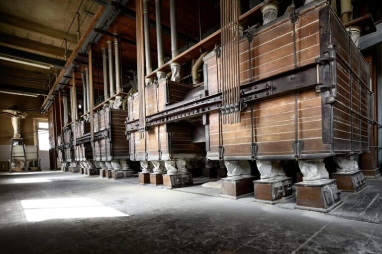 Tradition and taste: tour of Caltagirone's historic mill - Why This Tour Works