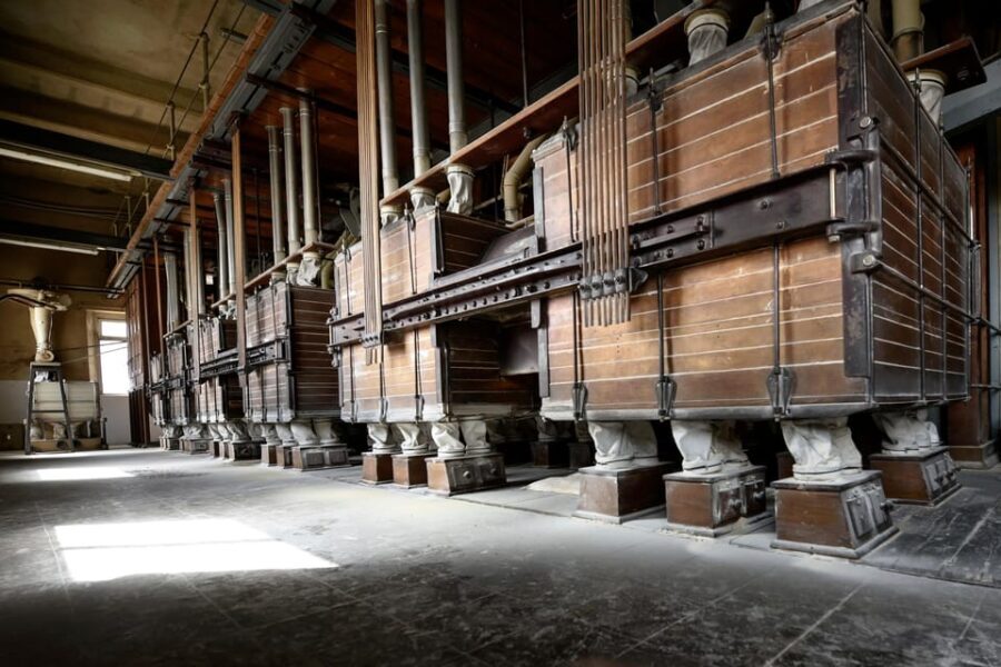 Tradition and taste: tour of Caltagirone's historic mill - Why This Tour Works