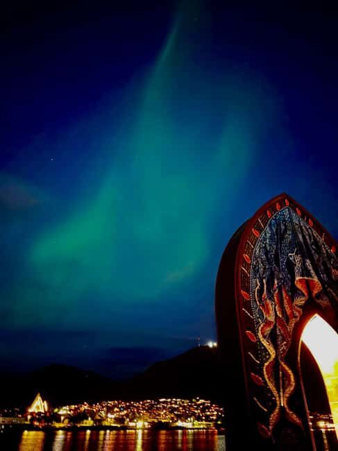 Tromsø: Northern Lights Tour with Photos & Snacks - Why This Tour Offers Good Value