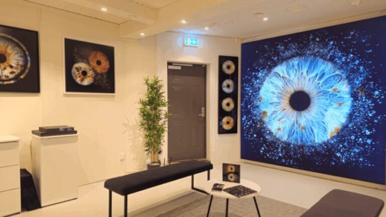 Tromsø: Reveal Your Eye Experience at the Iris Galerie - Additional Practical Information