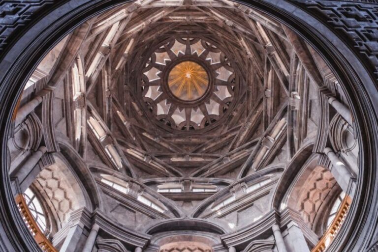 Turin: Savoy Royal Palace Small Group Guided Tour - The Value of Guided Tours at the Palace